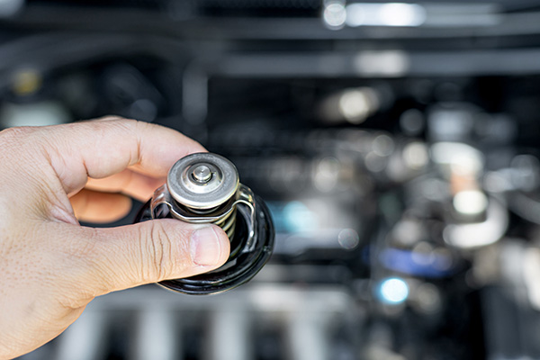 5 Warning Signs of Water Pump and Thermostat Failures in Luxury Cars